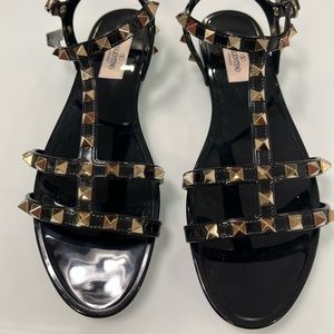 New Valentino Garavani Rockstud flat gladiator jelly sandal